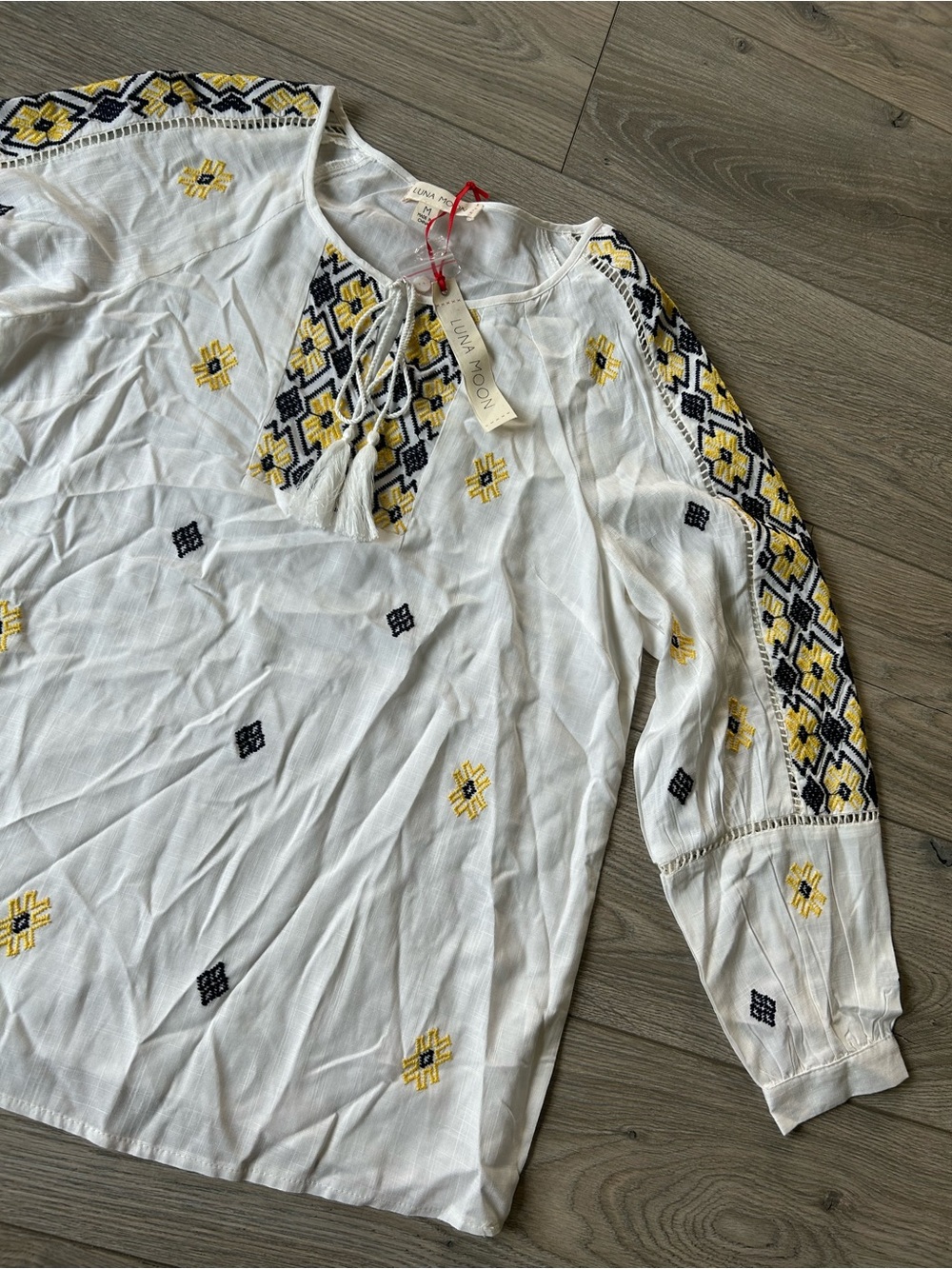 Luna Moon / Anthropologie Boho Embroidered Tunic Top Size Medium New